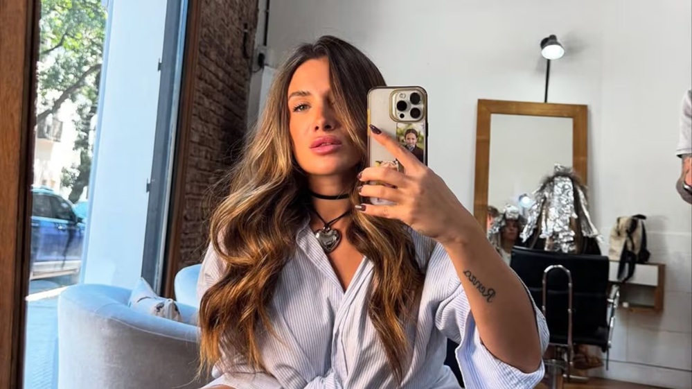 Cami Homs apostó al total white: encaje, bodys y una producción íntima con su hija recién nacida